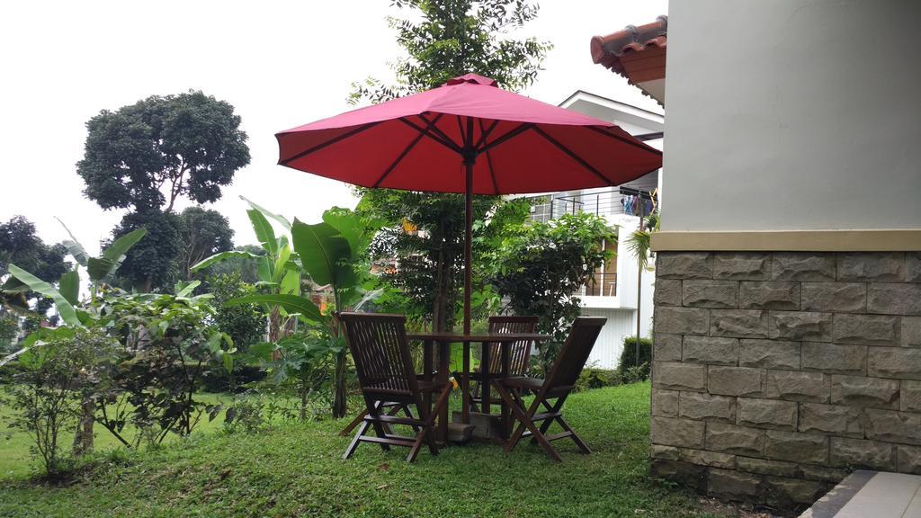 Villa Sabrina Bumi Ciherang Panjaweujan Esterno foto