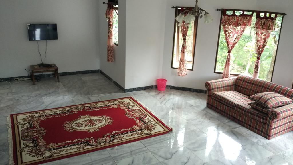 Villa Sabrina Bumi Ciherang Panjaweujan Esterno foto