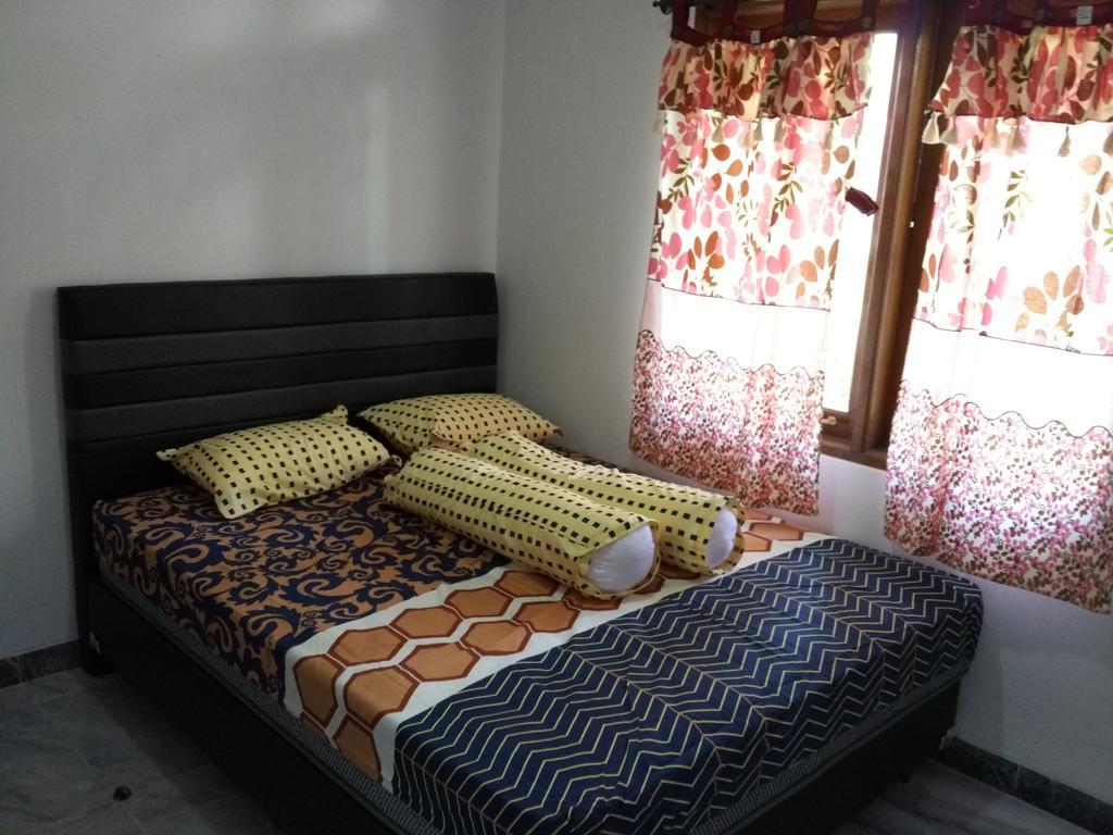 Villa Sabrina Bumi Ciherang Panjaweujan Esterno foto