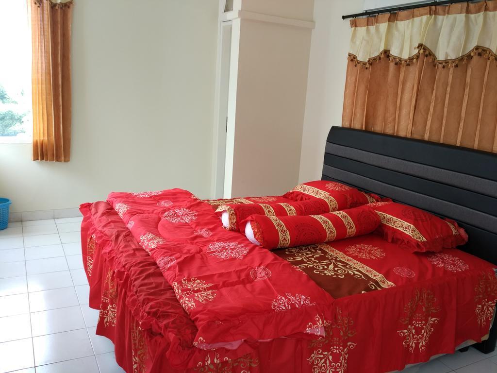 Villa Sabrina Bumi Ciherang Panjaweujan Esterno foto