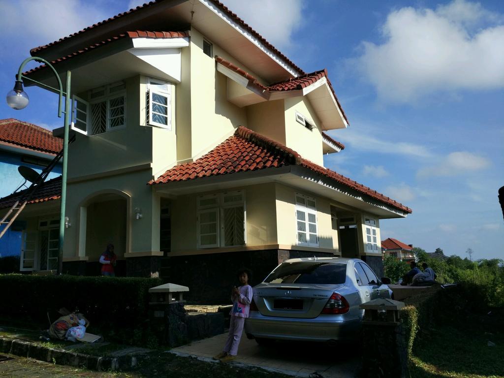 Villa Sabrina Bumi Ciherang Panjaweujan Esterno foto